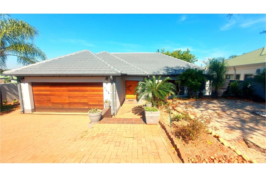 3 Bedroom Property for Sale in Kosmos Ridge North West